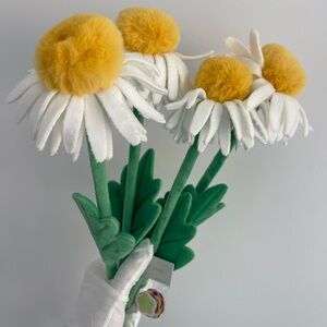 CJ Hendry plush flowers set of 4 daisies